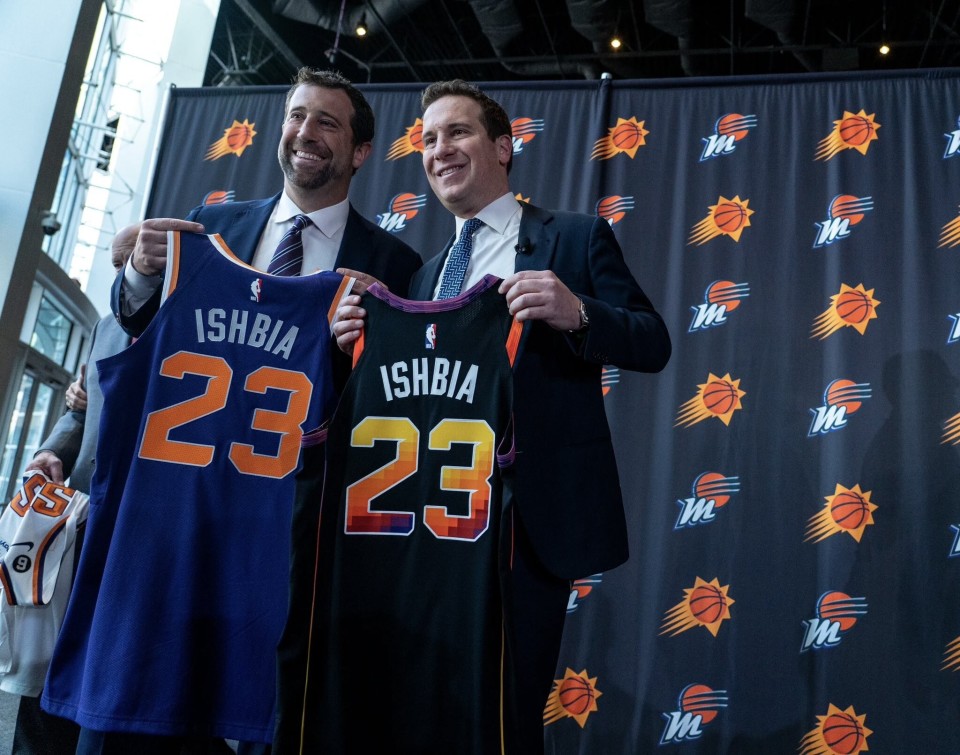 菲尼克斯太阳迎NBA总决赛关键赛，清晨单刀错失，震撼外界，年轻球员得到机会的简单介绍