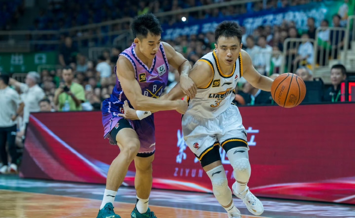 CBA常规赛倒计时；新疆广汇国际比赛日防线松动；细节引发关注；管理层满意；轮换策略成焦点的简单介绍