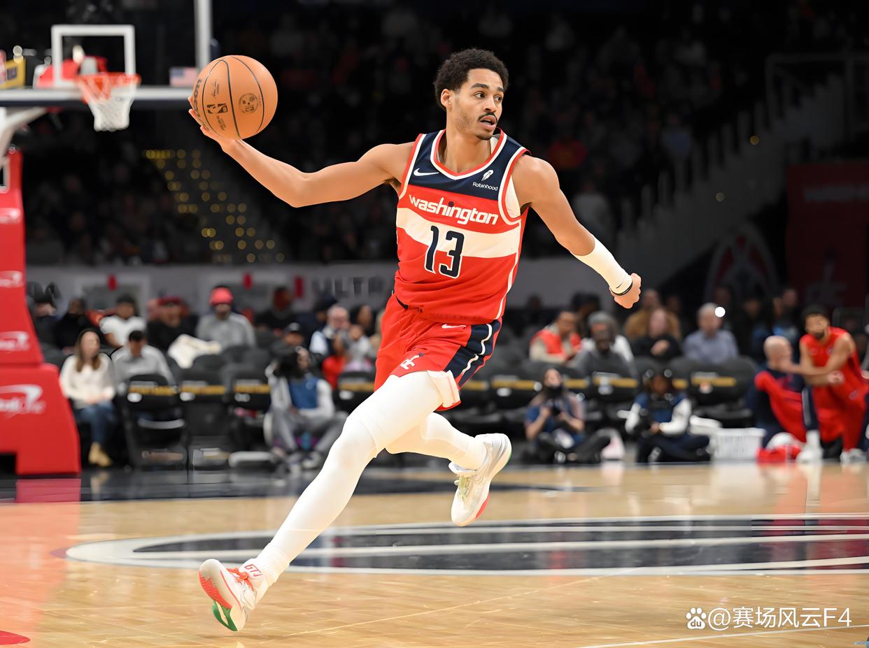 包含今晚体能课后；密尔沃基雄鹿伤情更新备战NBA常规赛；气氛紧张；团队化学反应显著的词条