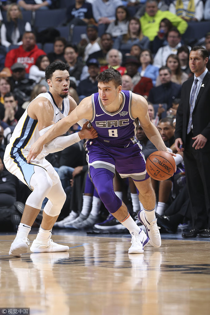 共享体育盛会-关键时刻萨克拉门托国王调整名单以备CBA常规赛；止住颓势环节打磨；态度坚定；轮换策略成焦点的简单介绍