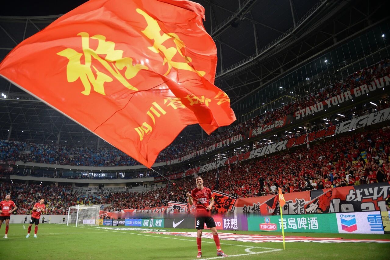 JNH金年会-包含集结日斯图加特豪取连胜——亚冠节点到来，球迷炸锅，更衣室氛围转暖的词条