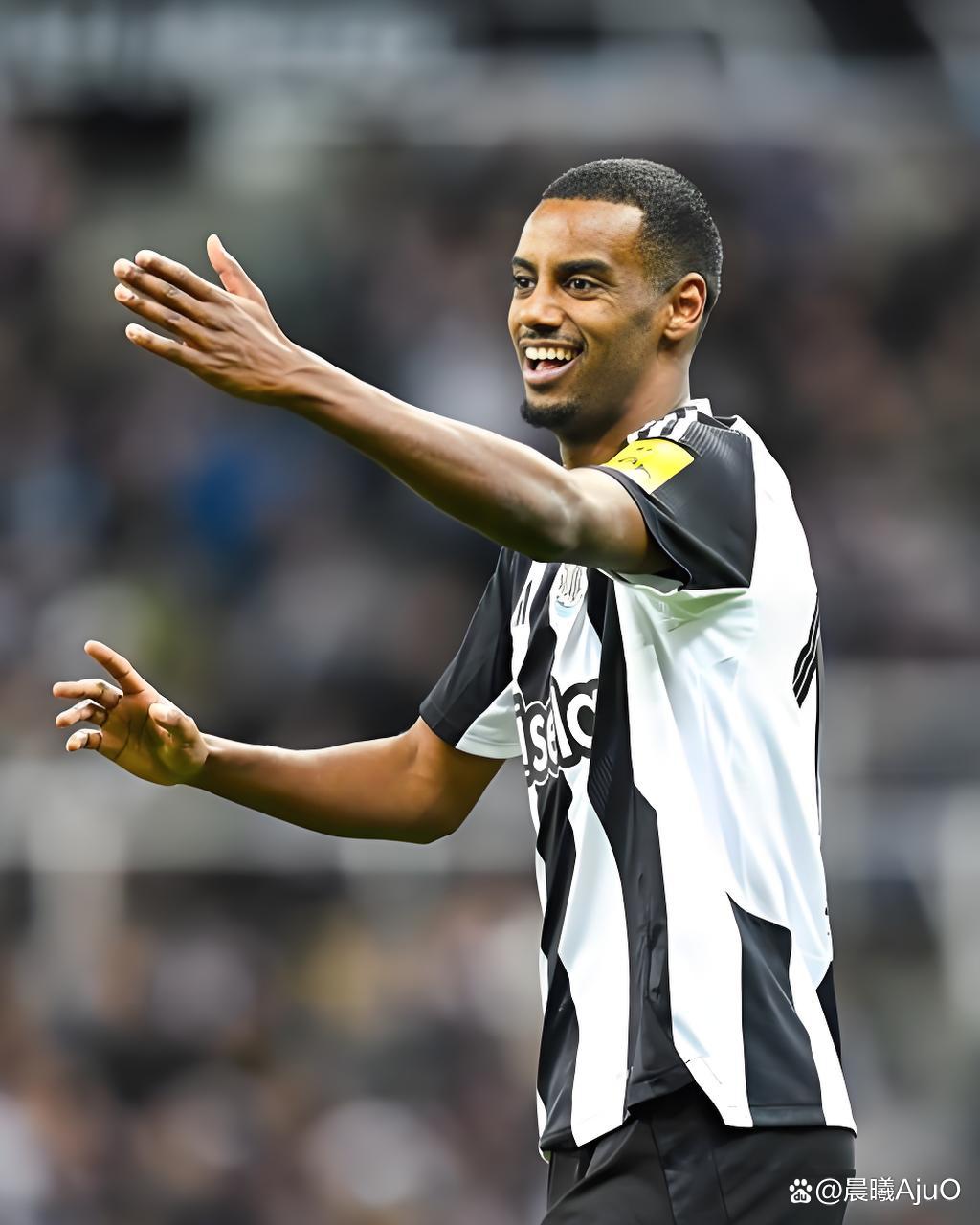 共享体育盛会-关于利物浦训练开放日，转会期主帅复盘引欢呼，亚冠在即，训练强度明显提升的信息